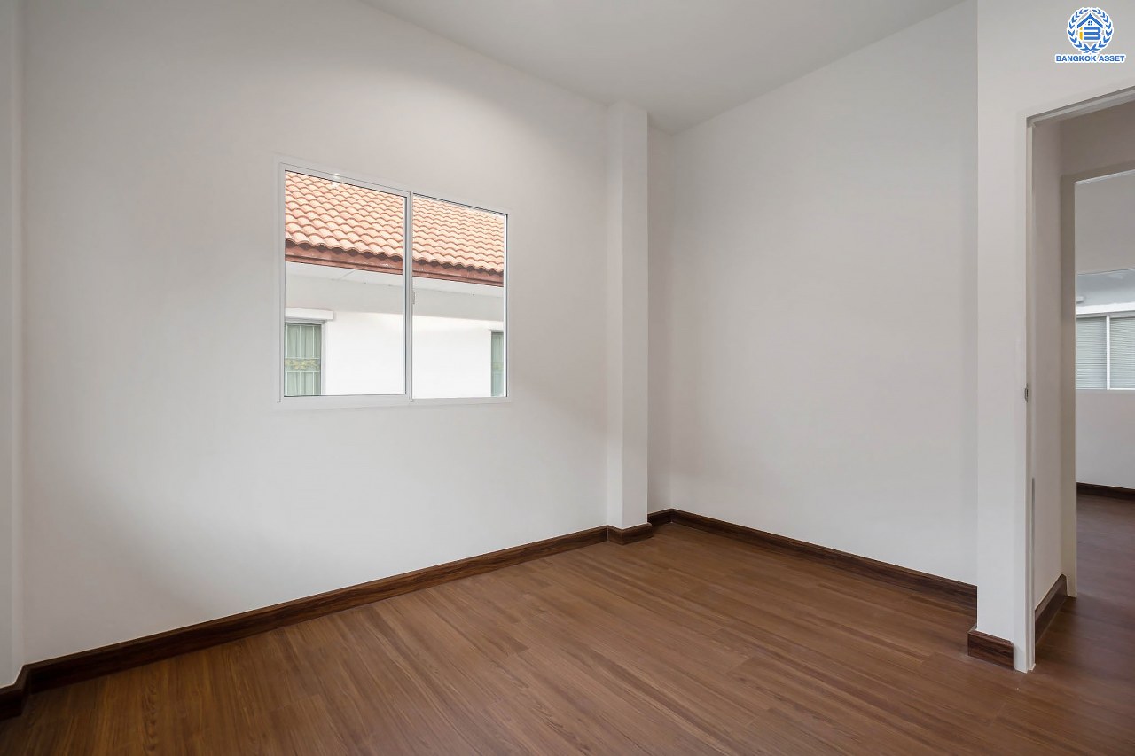 บ้านมือสองตกแต่งใหม่ โครงการ ลลิลอินเดอะพาร์ค บางใหญ่ บ้านแฝดฟังก์ชันบ้านเดี่ยว เนื้อที่ 39.9 ตร.ว. ฟังก์ชัน 3 ห้องนอน 2 ห้องน้ำ 1 ที่จอดรถ บนทำเลเดินทางสะดวก ใกล้เซ็นทรัลเวสต์เกต ทางด่วน "กาญจนาภิเษก และรถไฟฟ้าสายสีม่วง "สถานีตลาดบางใหญ่"